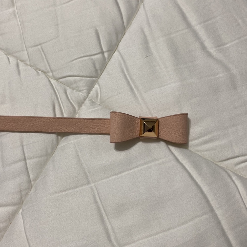 Assorted belts - Picture 11 of 11